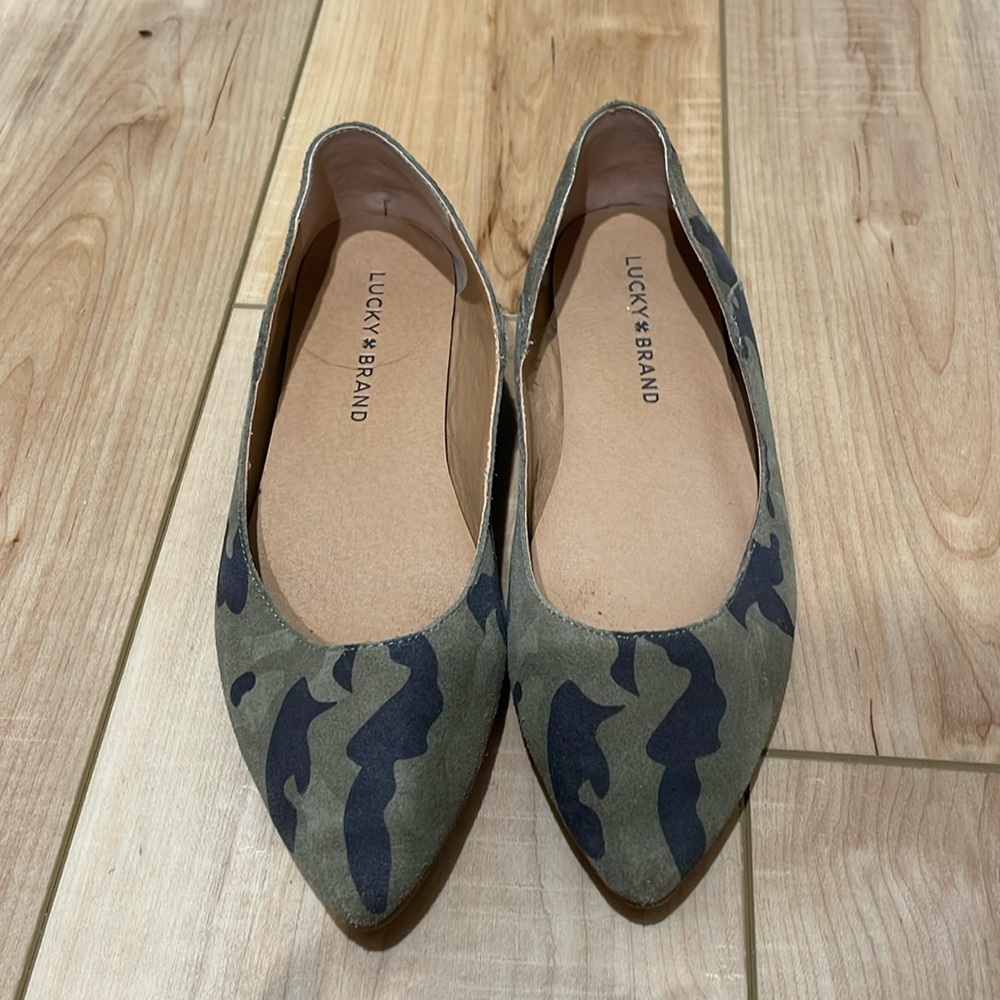 Lucky Brand camo flats